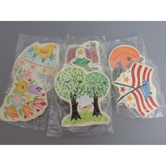 Lillian Vernon 6" Interchangeable 7 Piece Lot Wooden Holiday Door Ornaments 2000 - Picture 2 of 11